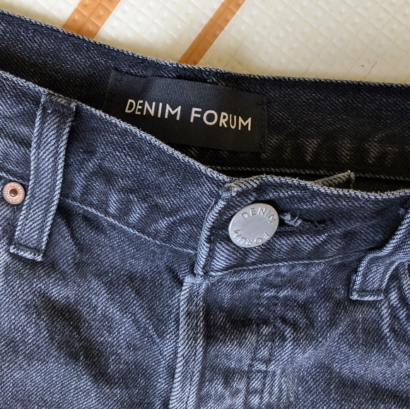 Aritzia Denim Forum Ex Boyfriend Short - Picture 4 of 4